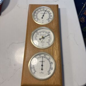 Springfield Weather Station.  Solid Wood. Thermometer,Barometer, Humidity